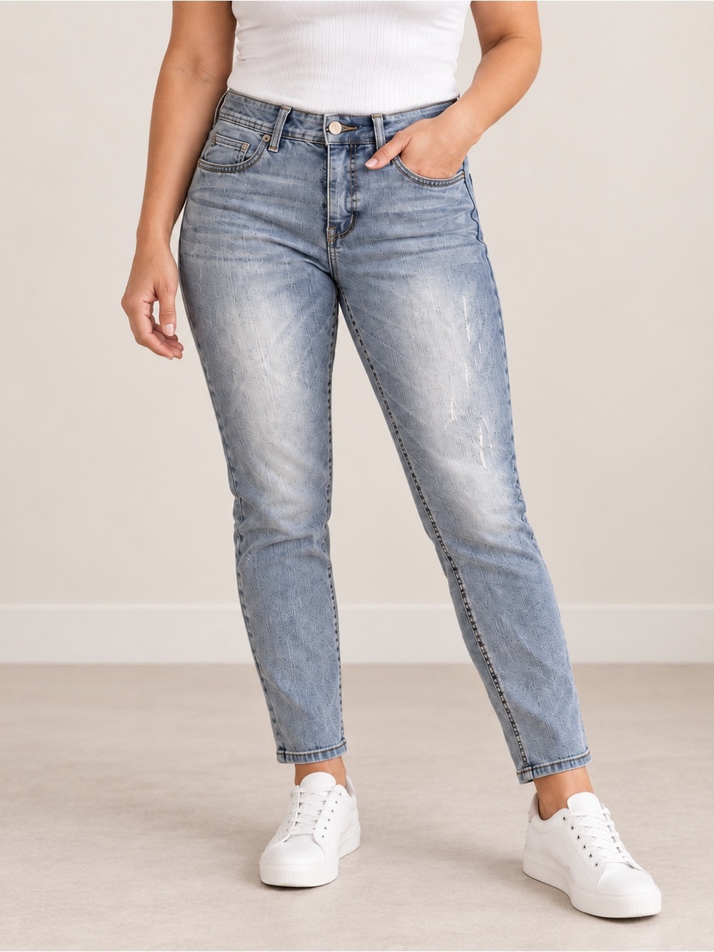 Democracy Ab Technology Skinny Jeans Size 8 Light Wash Distressed Stretch